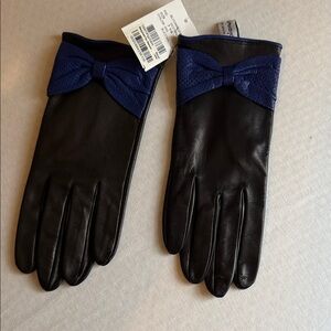 Made in Italy for Bloomingdale’s   Black Leather Gloves with Navy Bow Accent